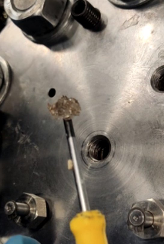 Gel recovered from threaded connection model